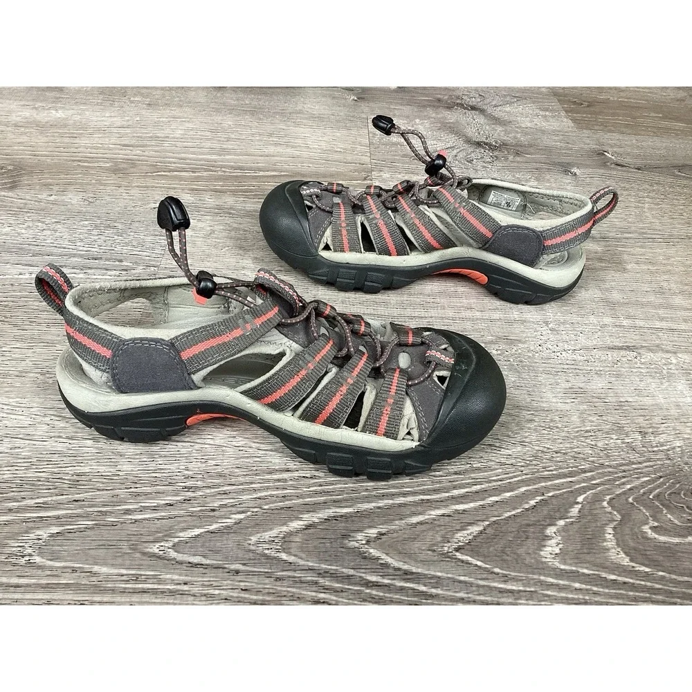 KEEN Womens Size 6 Newport H2 Grey Magnet Coral Pink Hiking Kayaking Sandals